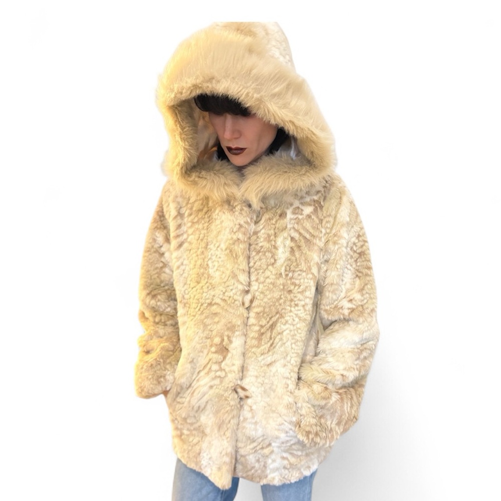 Vintage 1970’s Penman Cream Faux Fur Jacket. Size small